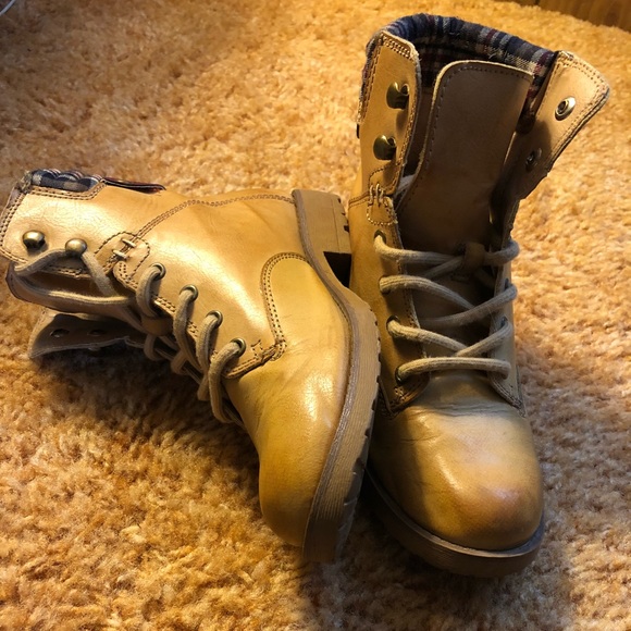 Rampage Fall Boots - Picture 3 of 4